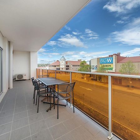 Abode Tuggeranong Aparthotel Canberra Bagian luar foto