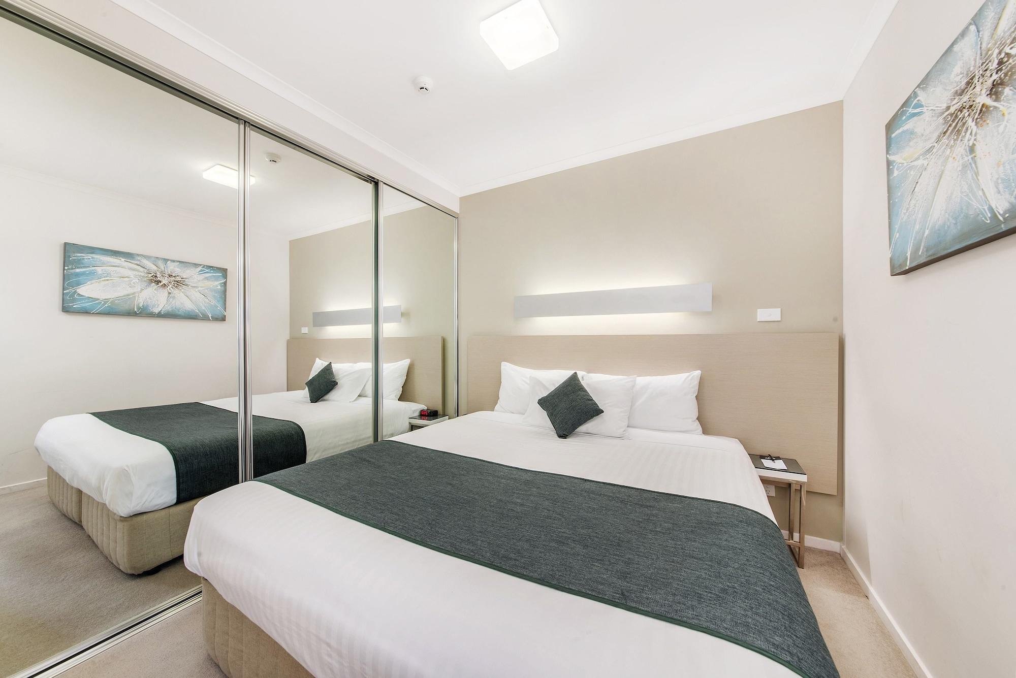 Abode Tuggeranong Aparthotel Canberra Bagian luar foto