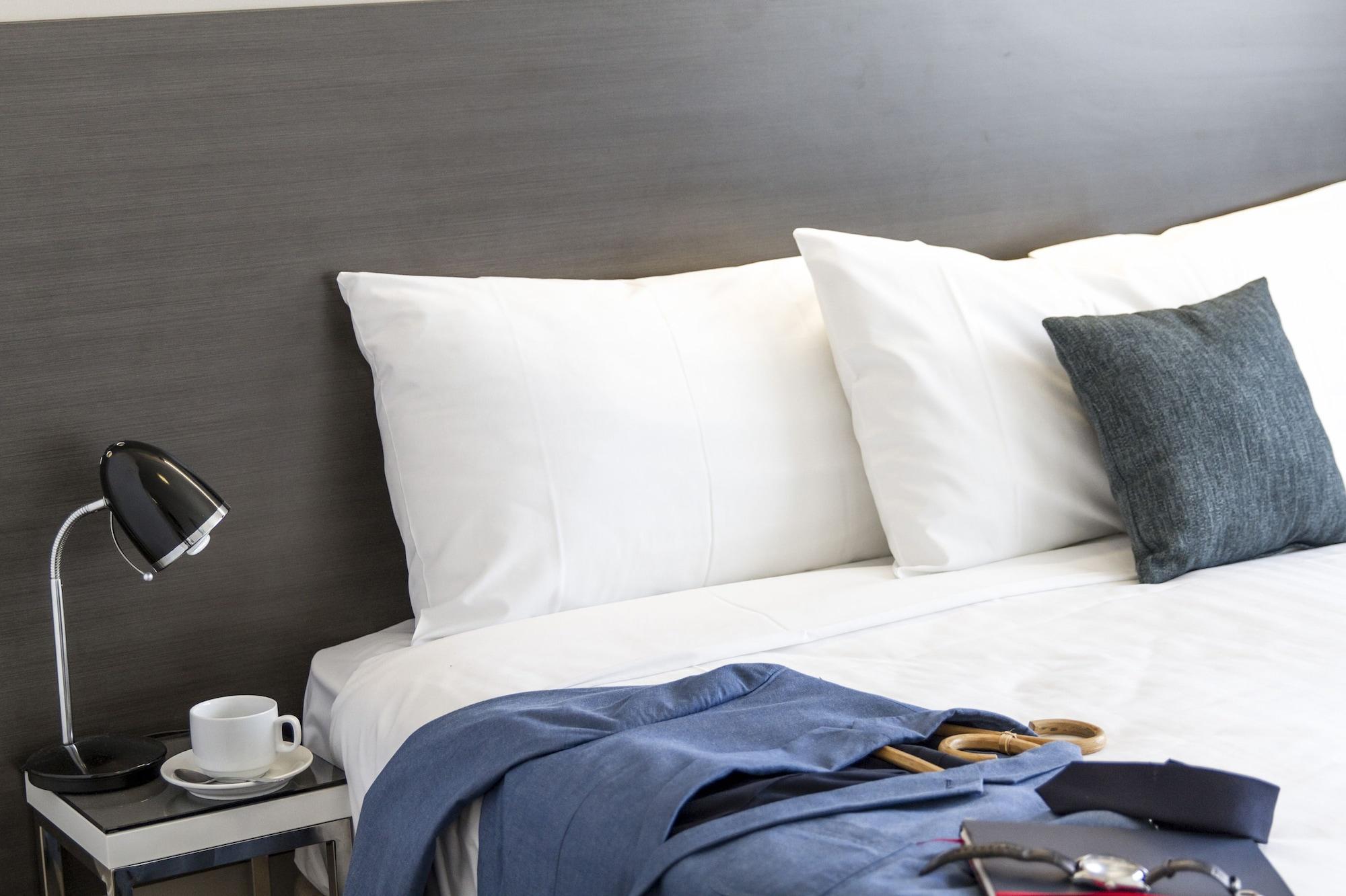Abode Tuggeranong Aparthotel Canberra Bagian luar foto