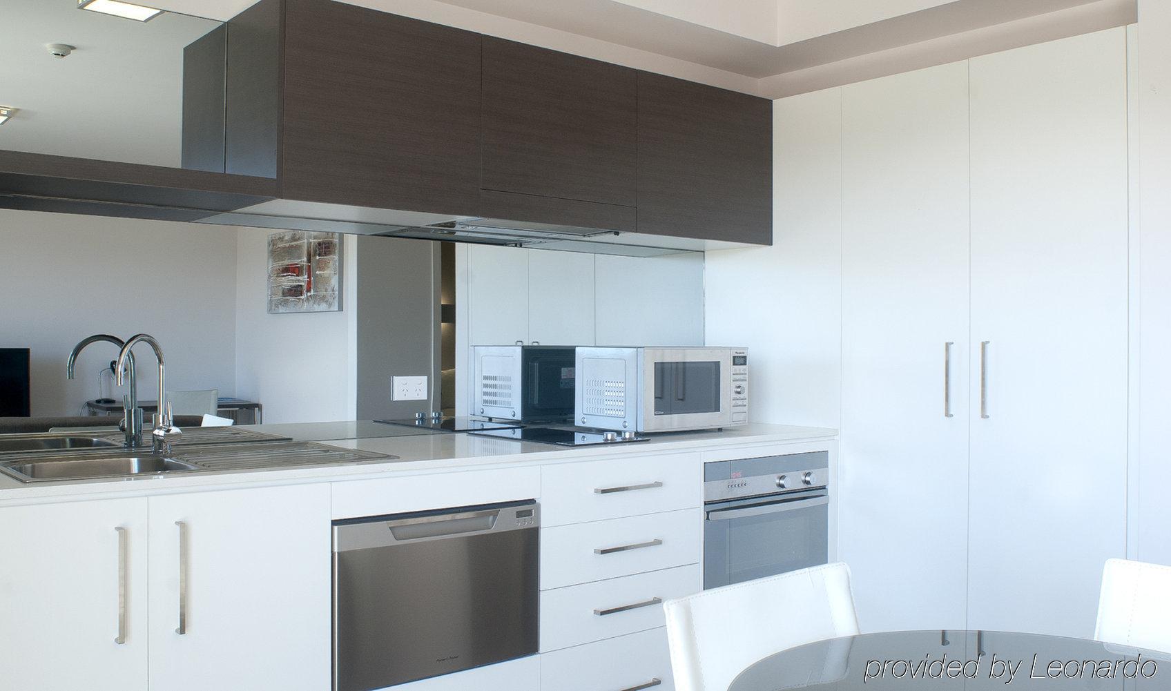 Abode Tuggeranong Aparthotel Canberra Bagian luar foto