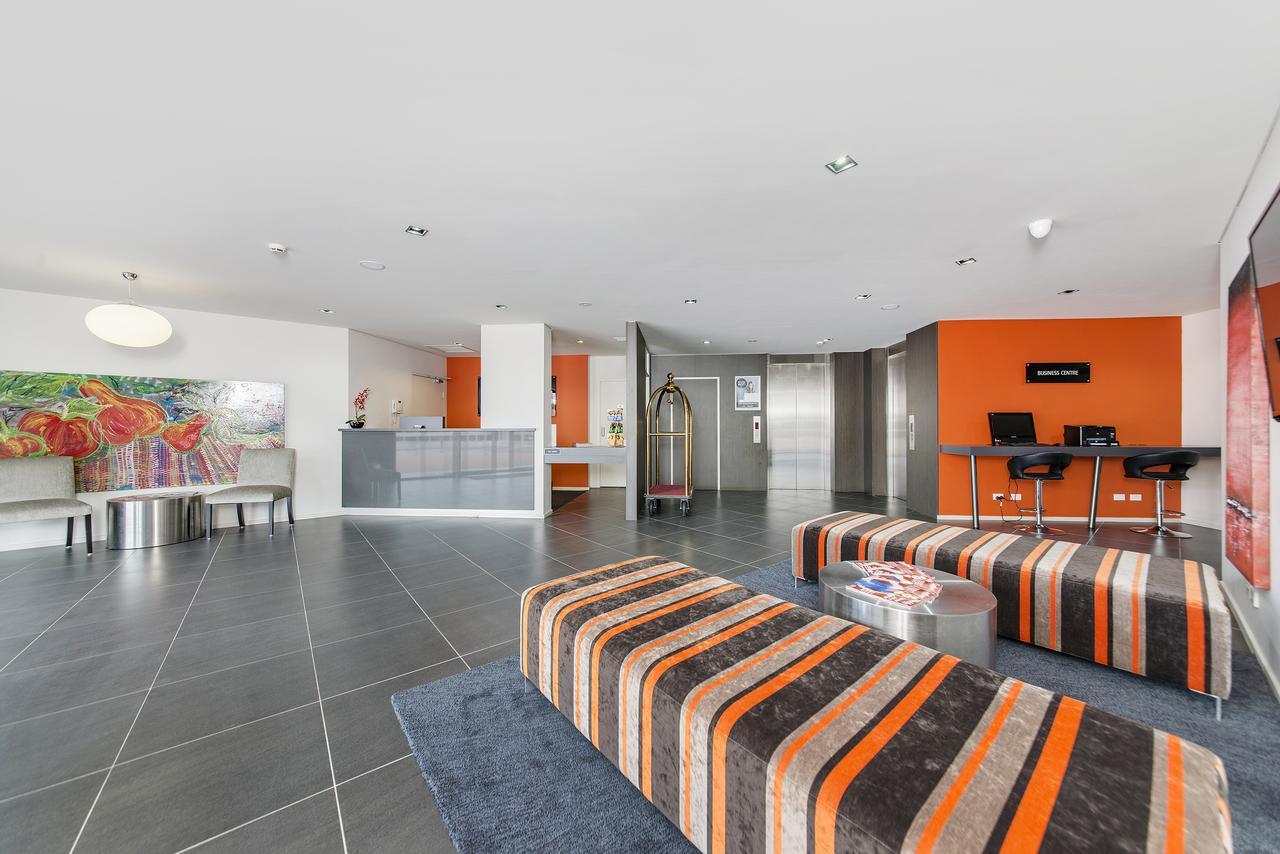 Abode Tuggeranong Aparthotel Canberra Bagian luar foto