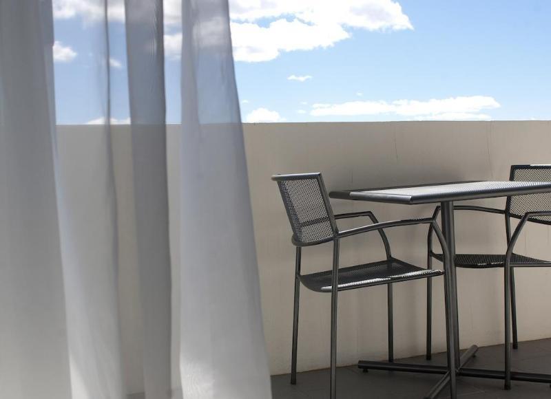 Abode Tuggeranong Aparthotel Canberra Bagian luar foto