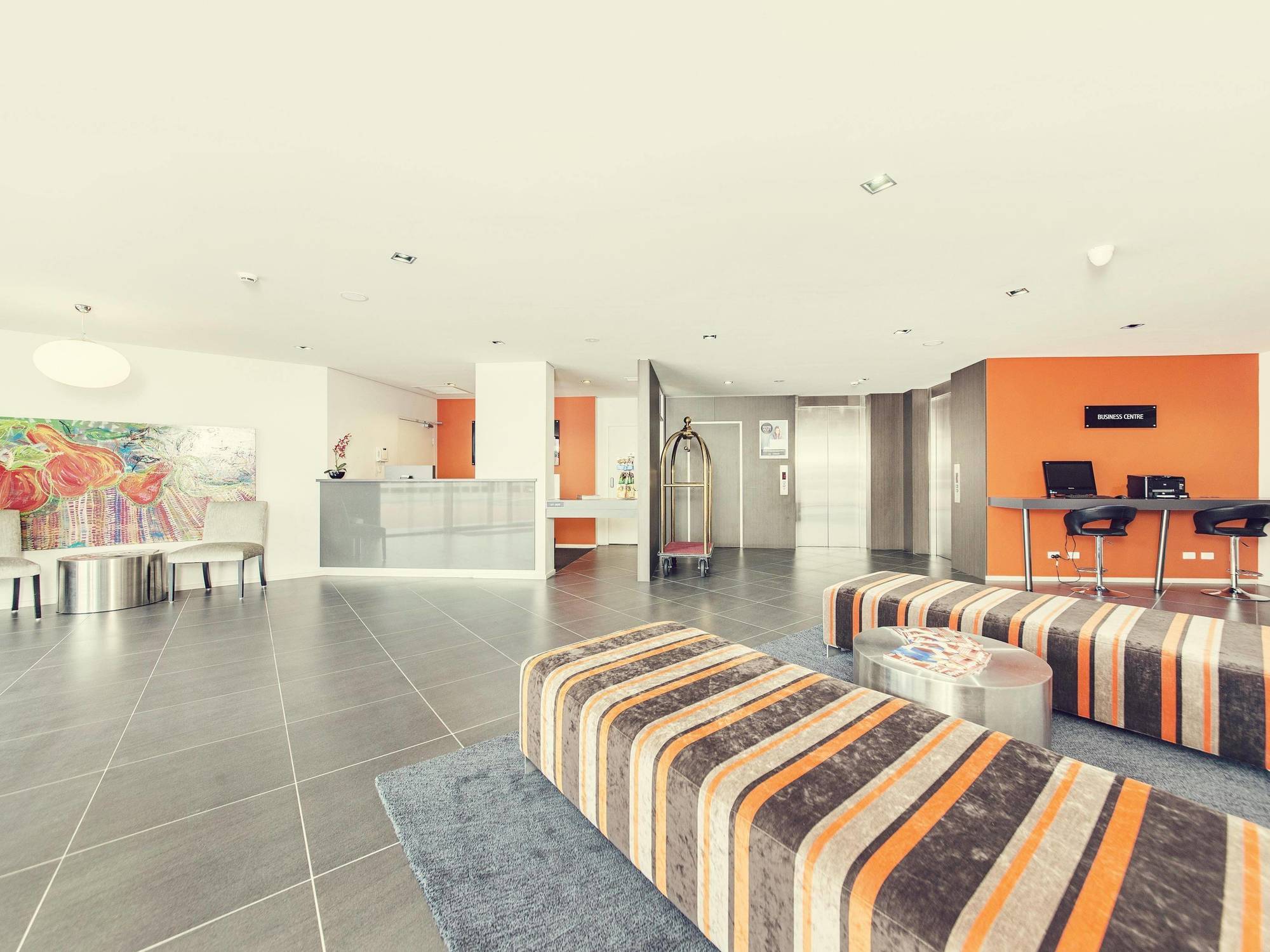 Abode Tuggeranong Aparthotel Canberra Bagian luar foto