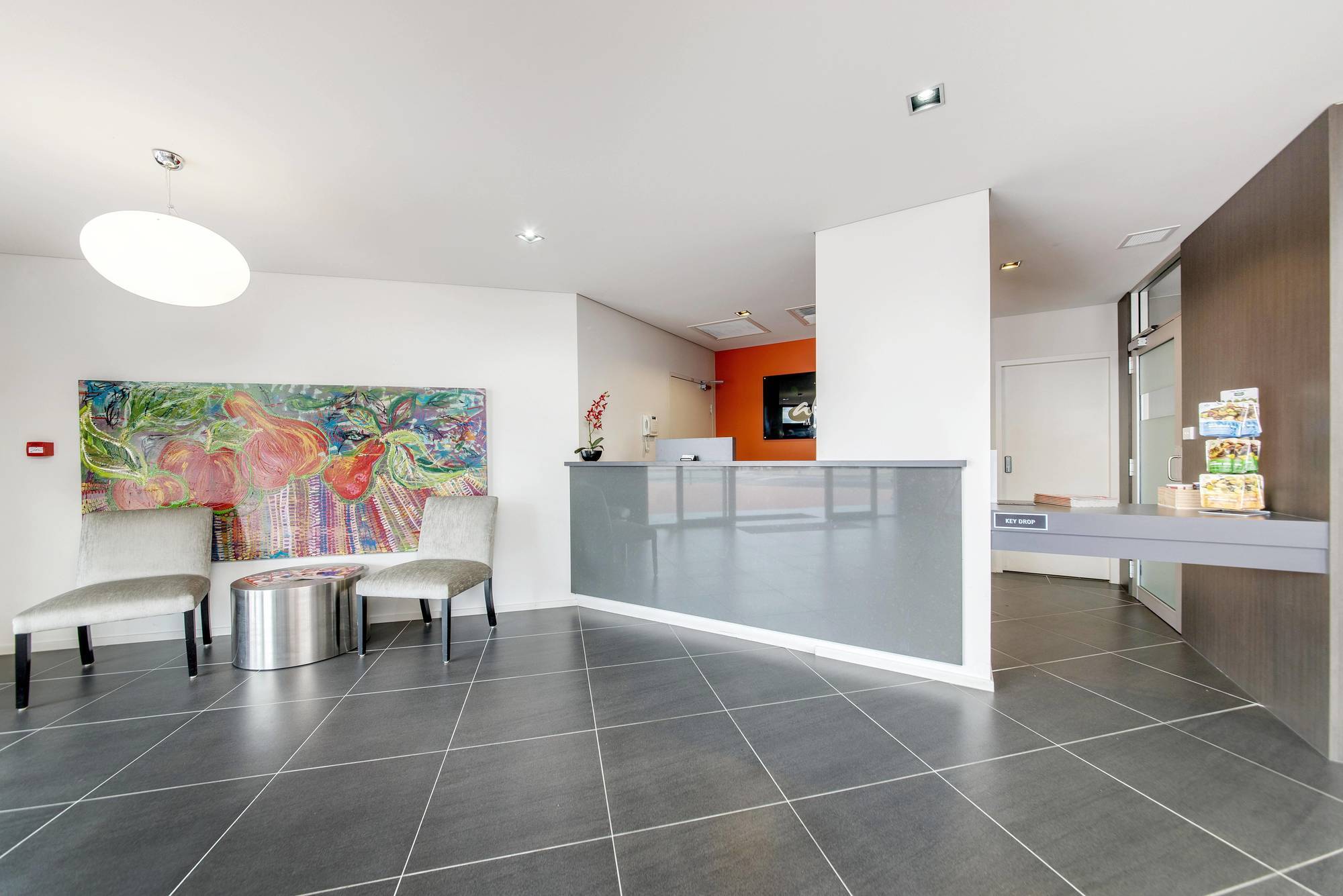 Abode Tuggeranong Aparthotel Canberra Bagian luar foto
